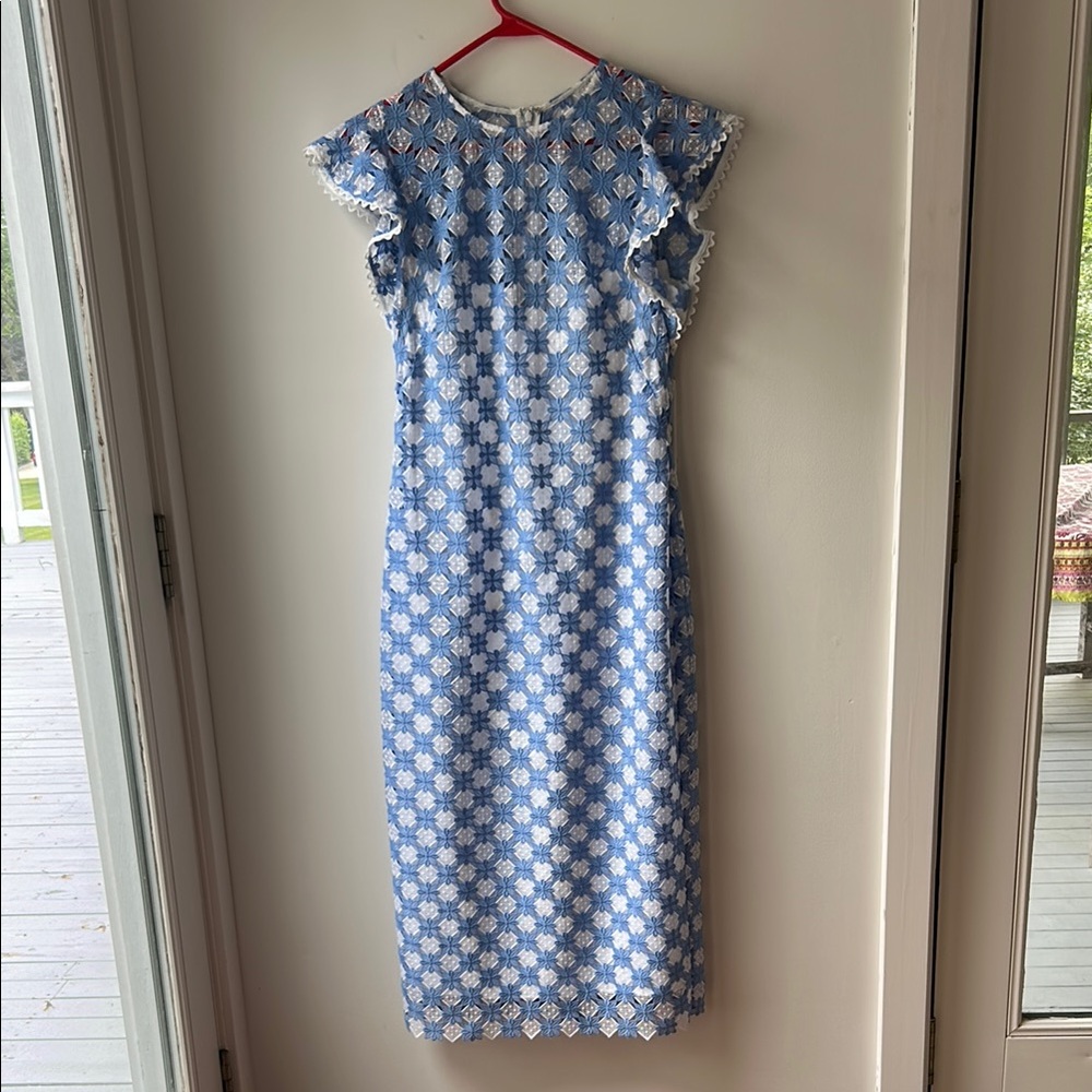 Elegant Blue Floral Lace Dress